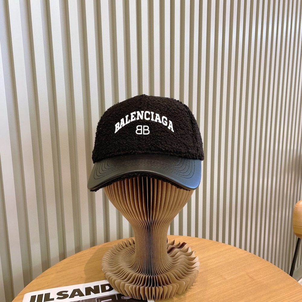 Balenciaga Teddy Leather Baseball Cap in Black